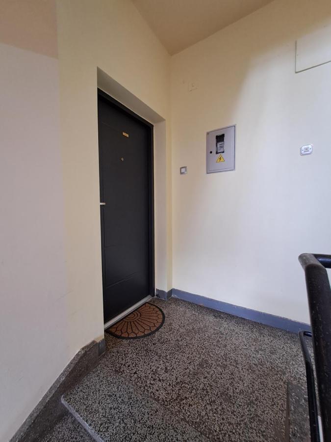 Yulia Apartman Pula Exterior foto