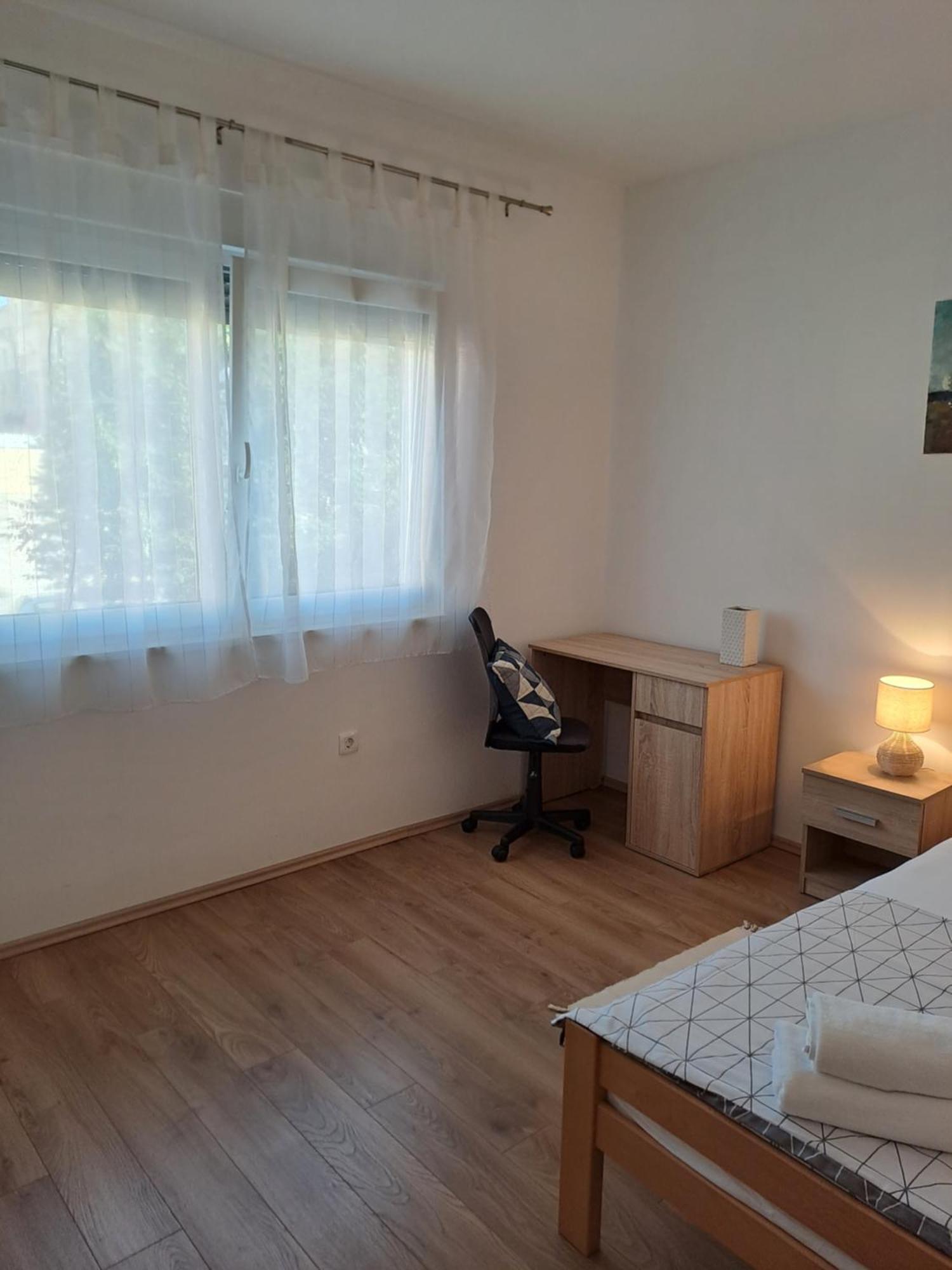Yulia Apartman Pula Exterior foto